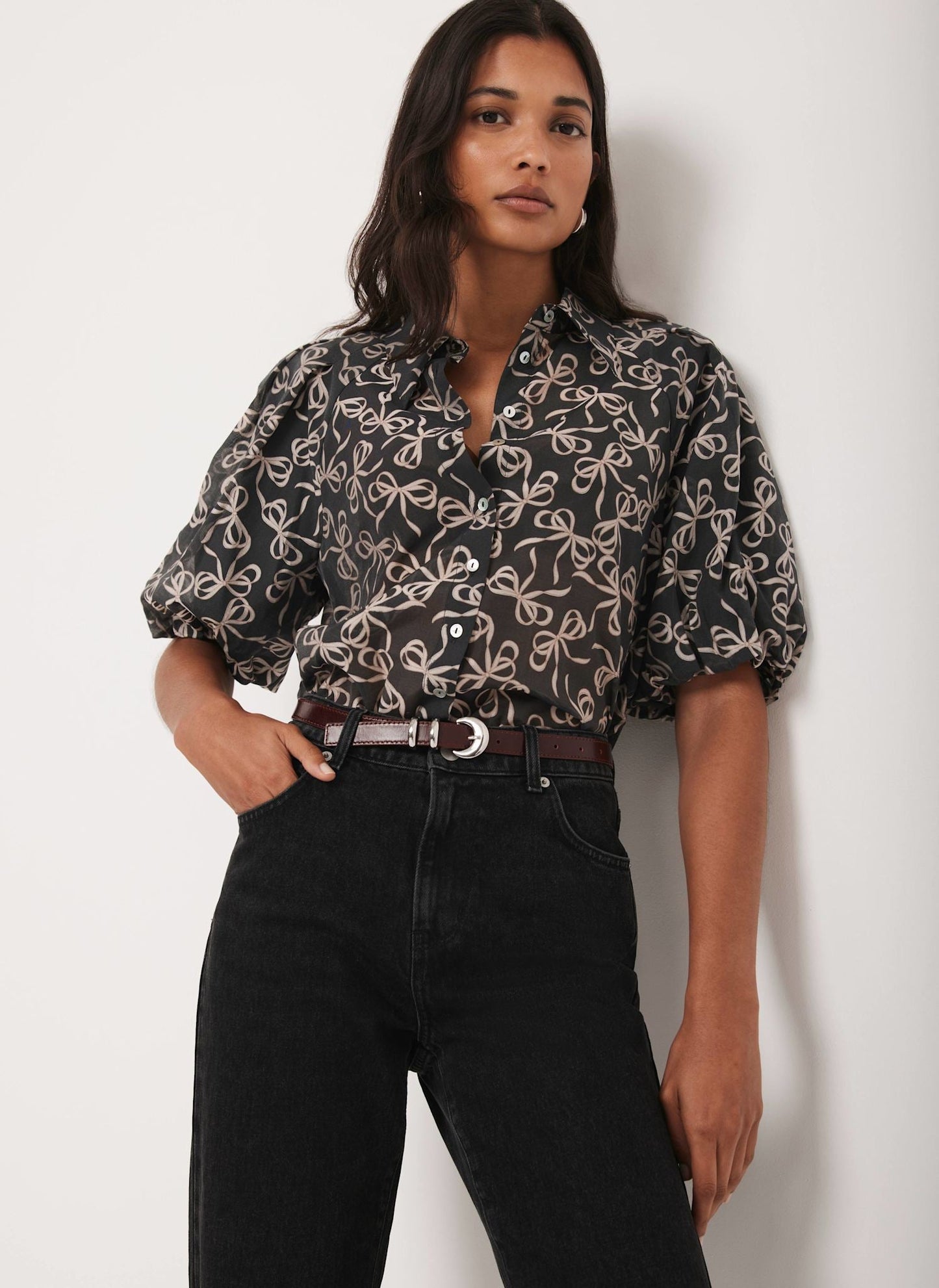 Black Bow Print Cropped Shirt