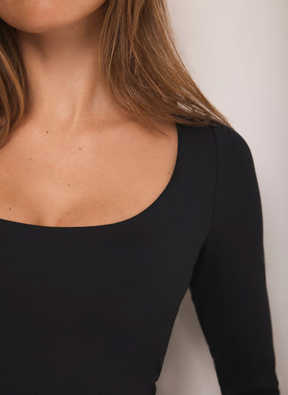 Black Scoop Neck Long Sleeve Top