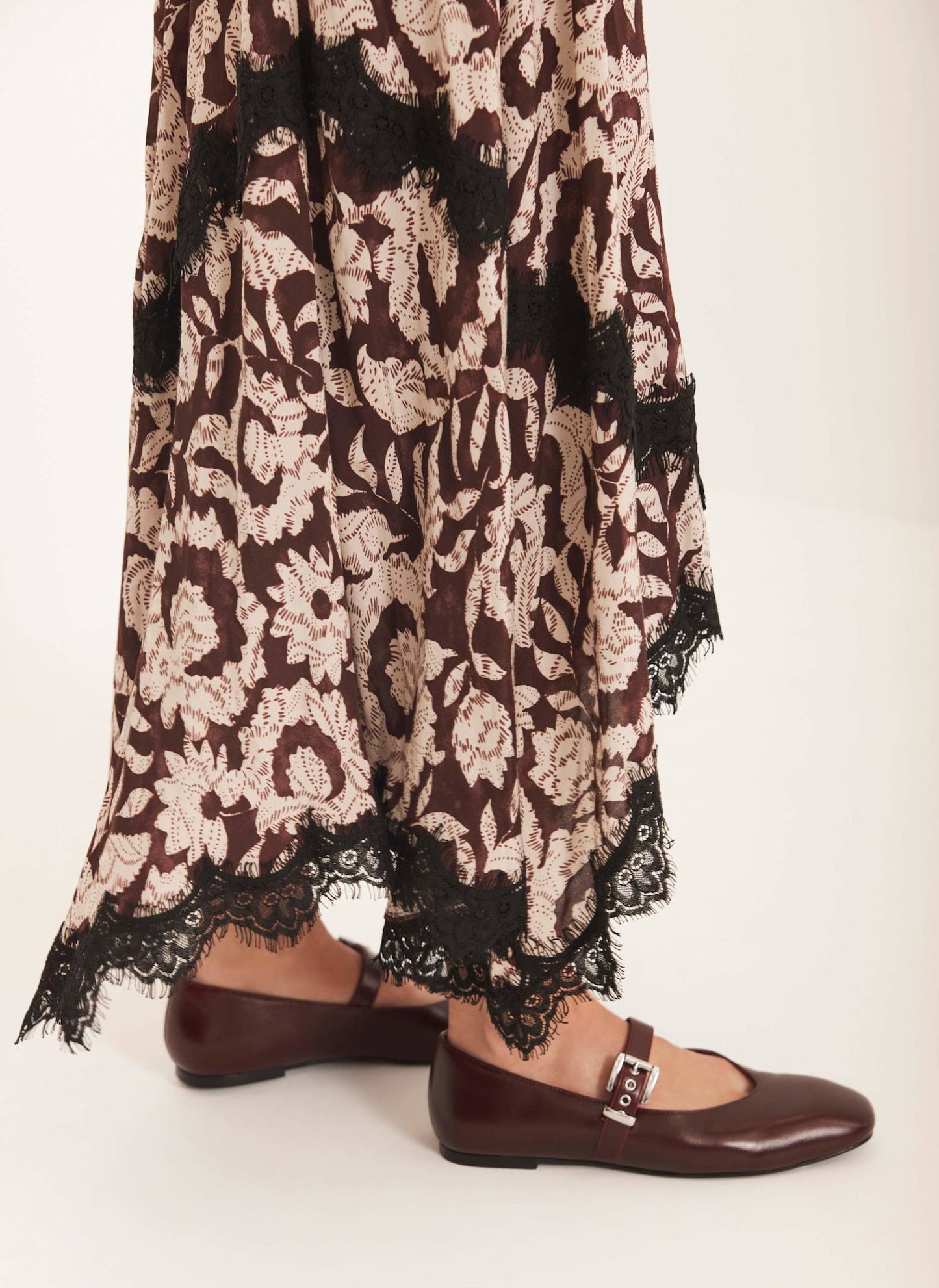 Burgundy Floral Print Lace Trim Skirt